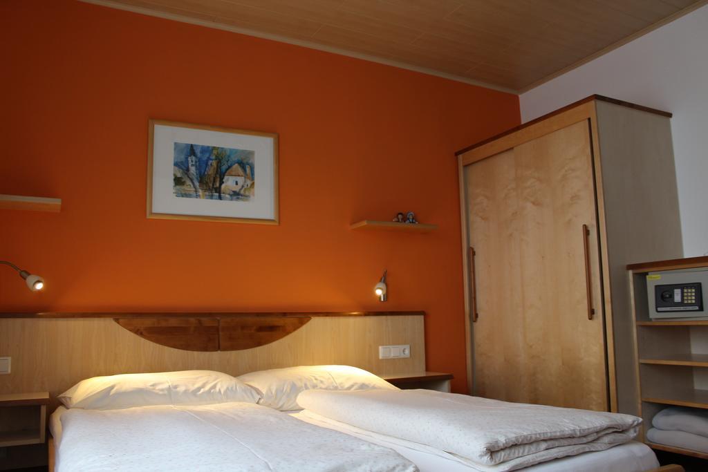 Gästehaus Karassowitsch Rust Zimmer foto